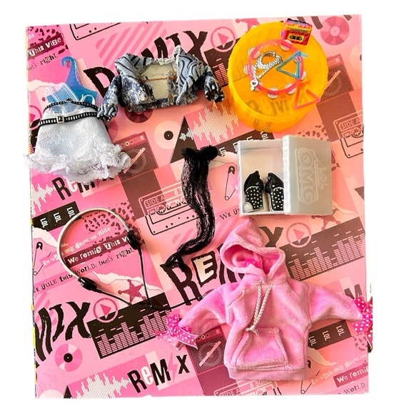 L.O.L SURPRISE! REMIX POP B.B FASHION DOLL WITH MUSIC, EXTRA OUTFIT ECT. - Picture 8 of 12